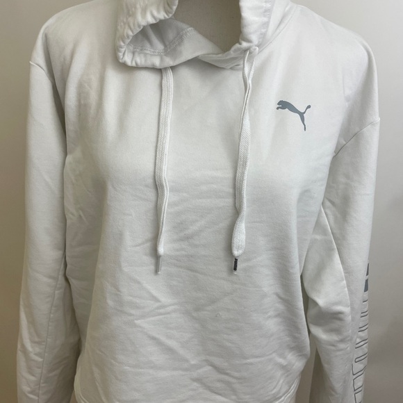 Puma crop hoodie size Medium. Long sleeves. - Picture 8 of 13